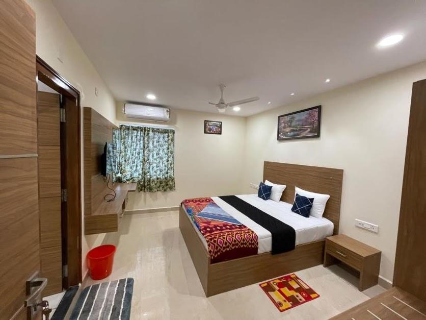 Srilakshmitulasiresidency Hotel Tirupati Exterior photo